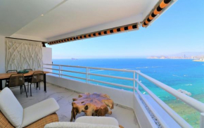 Luxurious 2-bedroom apt with stunning views, 1st line on Levante Beach, Benidorm